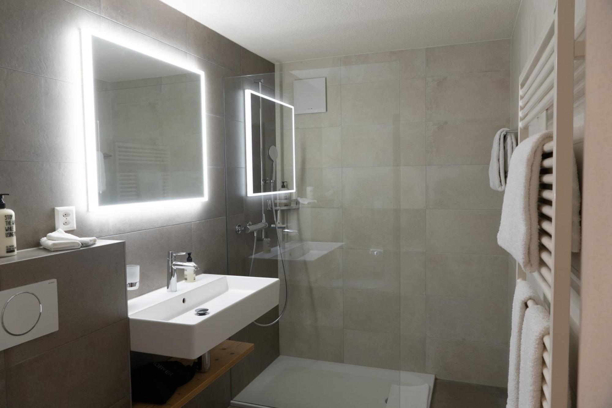 Hotel Alpenland Gstaad Kültér fotó