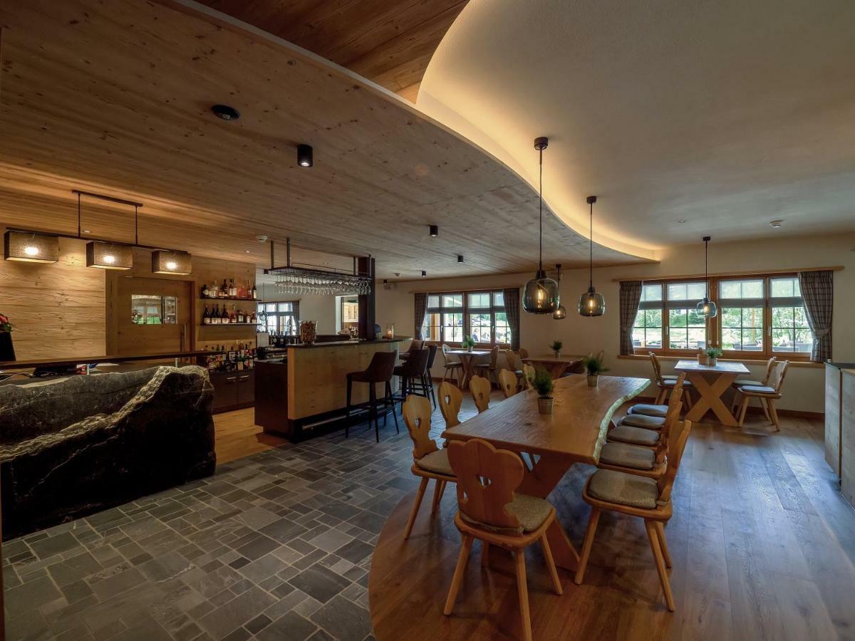Hotel Alpenland Gstaad Kültér fotó